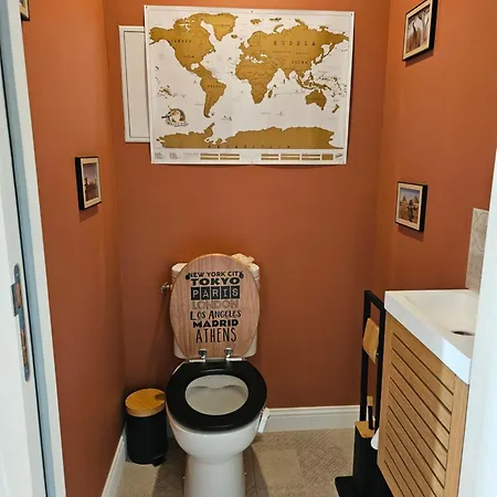 Pleine De Charme Face A La Muraille Romaine Et Face A La Cathedrale Privat bolig